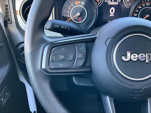 Used 2025 Jeep Wrangler Sport image 22