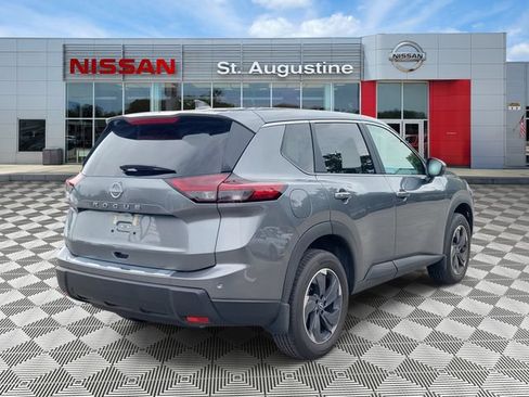 Certified 2026 Nissan Rogue SV FWD image 2