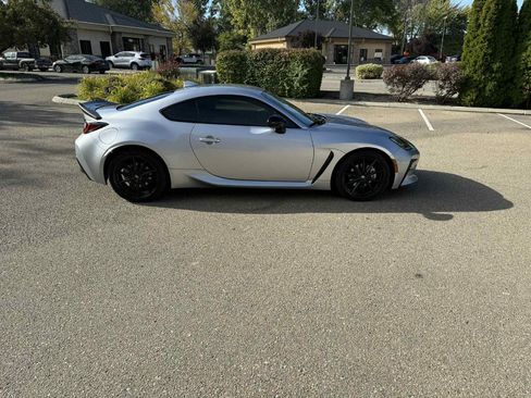 Used 2023 Toyota GR86 Premium w/ ALL Weather Mat Package (TMS) image 6