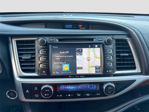 Used 2017 Toyota Highlander Limited Platinum image 15