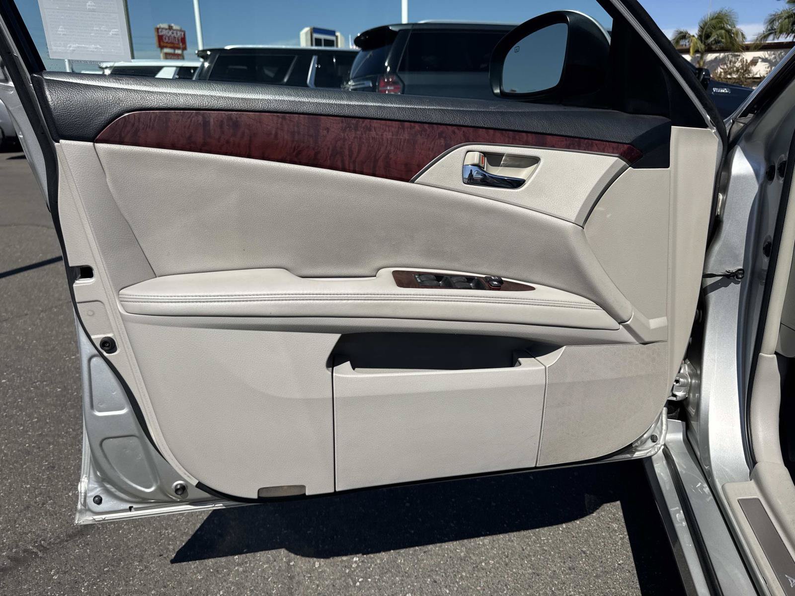 Used 2012 Toyota Avalon FWD image 18