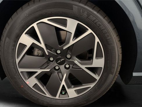 New 2026 Genesis GV60 RWD image 23