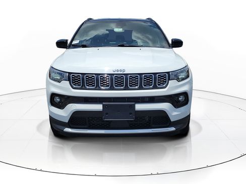 Used 2025 Jeep Compass Limited AWD/4WD image 2
