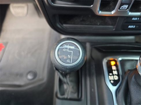 Used 2025 Jeep Gladiator Nighthawk image 20