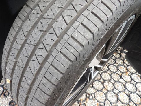 Certified 2024 Volvo XC60 B5 Plus w/ Climate Package image 30