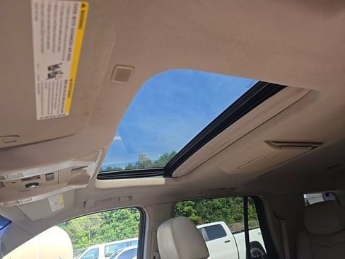 Used 2019 Cadillac Escalade Premium Luxury AWD/4WD image 31