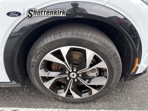 Used 2023 Ford Mustang Mach-E Premium image 19