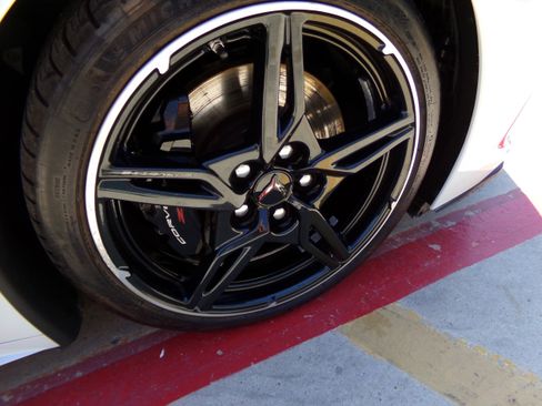 Used 2022 Chevrolet Corvette Stingray Preferred Conv w/ Z51 Performance Package RWD image 27