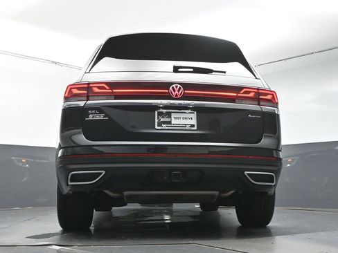 Used 2025 Volkswagen Atlas SEL image 37