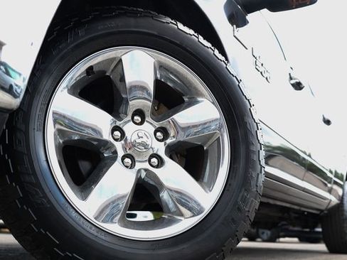 Used 2017 RAM 1500 SLT RWD image 26