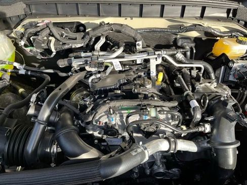 New 2025 Ford Bronco Badlands image 24