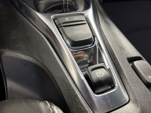 Used 2021 Chevrolet Camaro LT RWD image 33