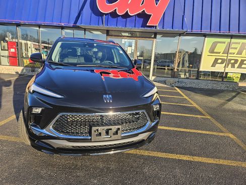 Used 2024 Buick Encore GX Sport Touring image 9