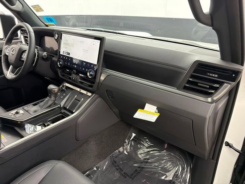 Used 2025 Lexus GX 550 w/ Cold Area Package AWD/4WD image 28