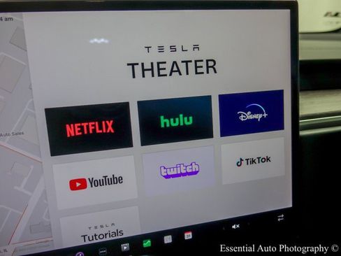 Used 2022 Tesla Model X image 25