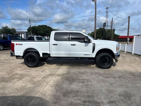 Used 2025 Ford F250 XLT w/ FX4 Off-Road Package AWD/4WD image 2