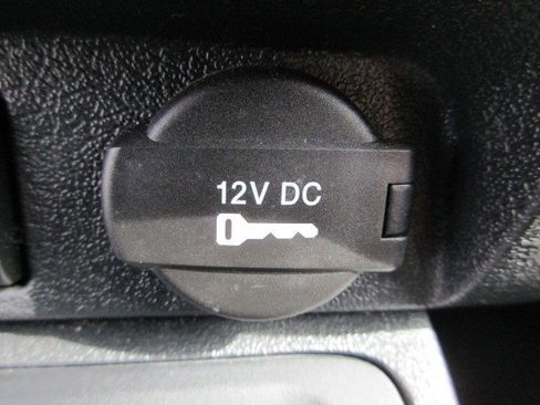 Used 2015 Jeep Patriot Latitude image 25