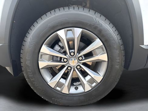 Used 2026 Chevrolet Equinox LT FWD image 37