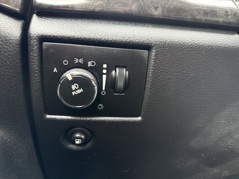 Used 2012 Jeep Grand Cherokee Laredo image 16