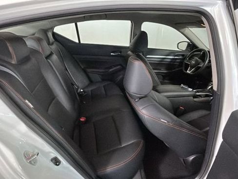 Used 2024 Nissan Altima 2.5 SR FWD image 30