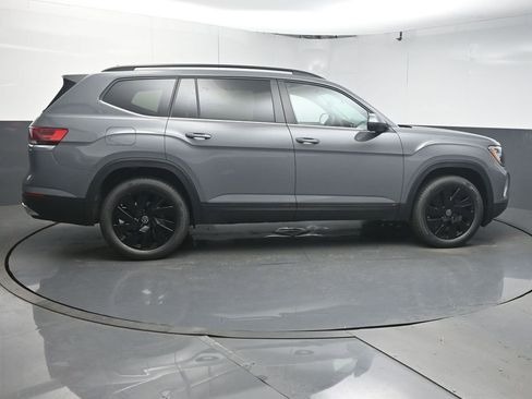 New 2026 Volkswagen Atlas SE FWD image 8