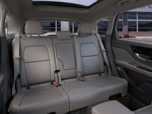 Used 2024 Lincoln Corsair Grand Touring AWD/4WD image 11