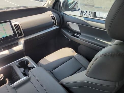 New 2025 Ford Expedition Active image 19