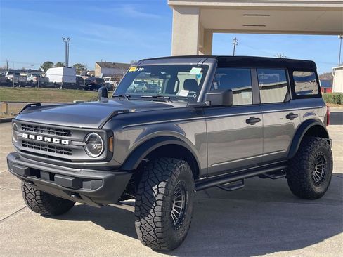 New 2025 Ford Bronco 4-Door image 7