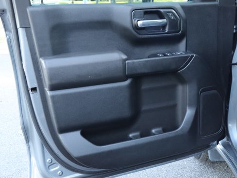 Used 2022 Chevrolet Silverado 1500 Custom w/ Safety Confidence Package AWD/4WD image 18