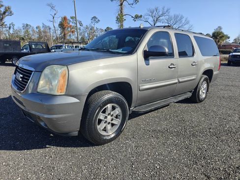 Used 2007 GMC Yukon XL SLE image 1