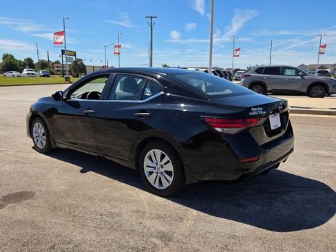 Used 2025 Nissan Sentra S FWD image 9