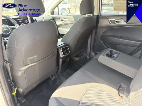 Used 2023 Kia Sportage LX AWD/4WD image 12