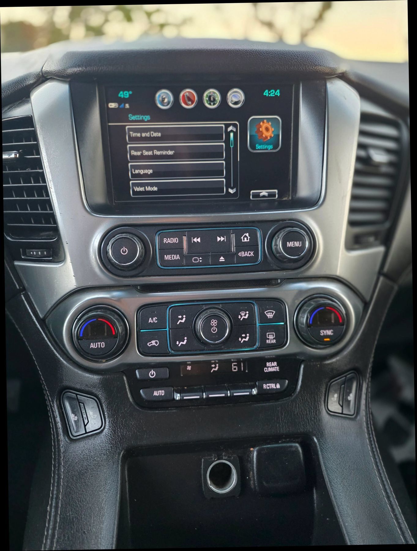 Used 2019 Chevrolet Suburban LT RWD image 19