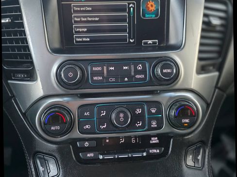 Used 2019 Chevrolet Suburban LT RWD image 19