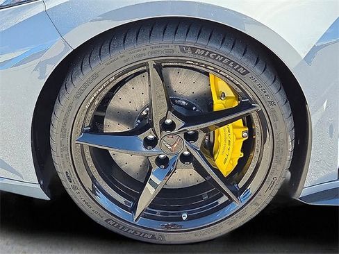 New 2025 Chevrolet Corvette E-Ray w/ ZER Performance Package image 9