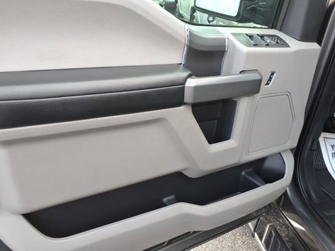 Used 2017 Ford F150 XLT w/ Equipment Group 302A Luxury image 12