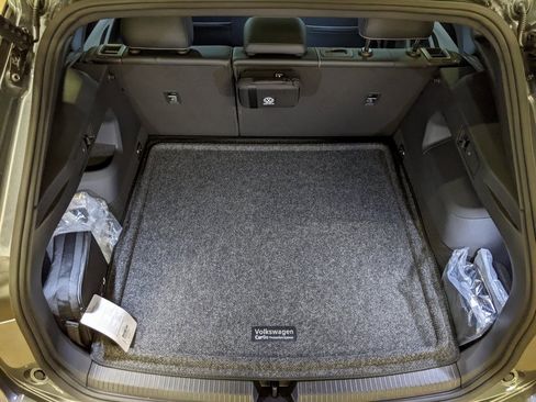 New 2025 Volkswagen Tiguan SE R-Line image 26