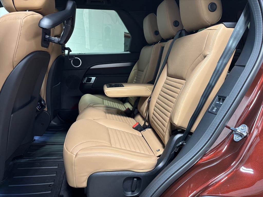 New 2026 Land Rover Discovery Limited Edition AWD/4WD image 26