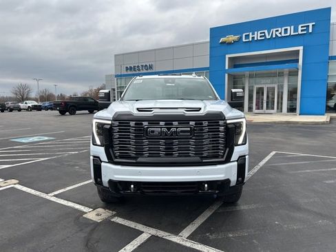 New 2026 GMC Sierra 2500 Denali Ultimate w/ Max Trailering Package image 9