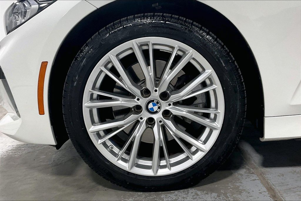 Used 2023 BMW 330i Sedan w/ Premium Package RWD image 10