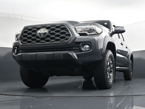 Used 2020 Toyota Tacoma TRD Off-Road AWD/4WD image 29