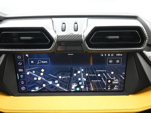 Used 2025 Lamborghini Urus SE AWD/4WD image 19