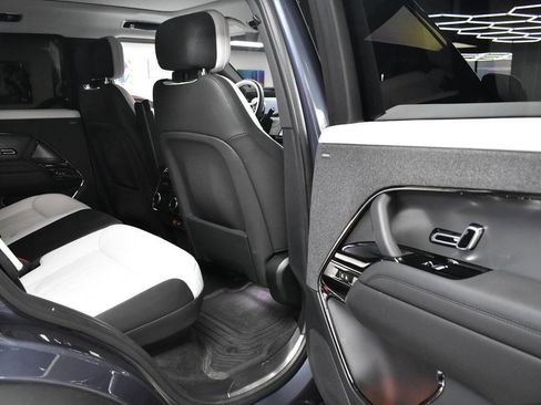 Used 2023 Land Rover Range Rover Sport SE Dynamic image 23