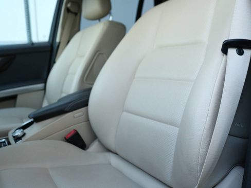 Used 2015 Mercedes-Benz GLK 350 GLK 350 4MATIC AWD 4dr SUV image 34