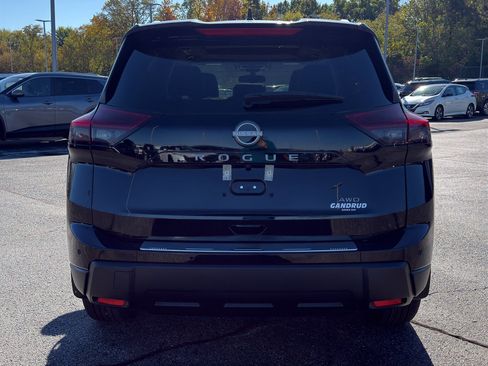 New 2026 Nissan Rogue SV w/ SV Premium Package image 7
