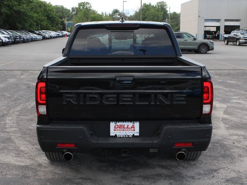 Certified 2024 Honda Ridgeline Black Edition image 6