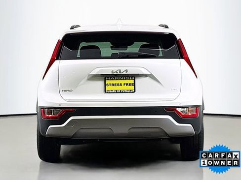 Used 2023 Kia Niro EX image 6