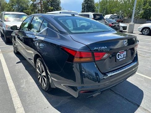 Used 2020 Nissan Altima 2.5 SV AWD/4WD image 2