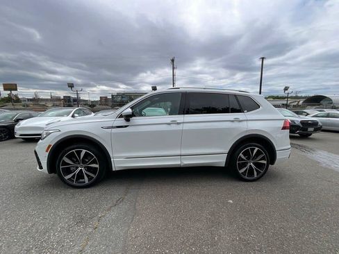 Used 2022 Volkswagen Tiguan SEL R-Line AWD/4WD image 4