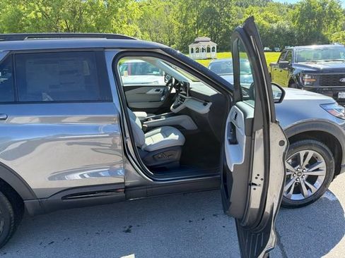 Used 2026 Ford Explorer Active w/ Active Comfort Package AWD/4WD image 33